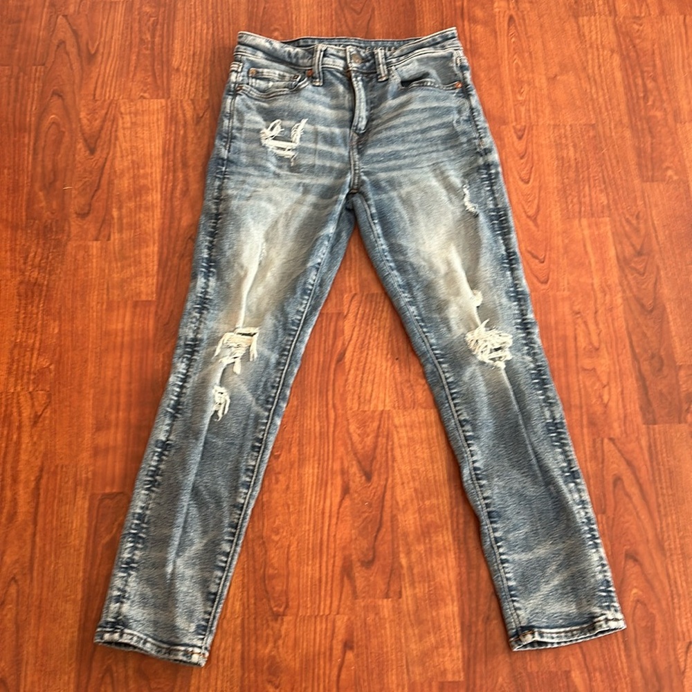 American Eagle jeans size 26x28. Athletic.